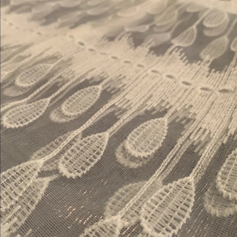 J.O.A. Los Angeles White Lace Sleeveless Blouse